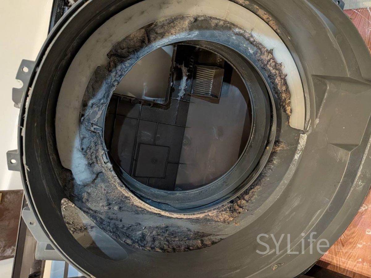 TW-127XP1L(T)ドラム式洗濯機クリーニング前の内部汚れ状況。