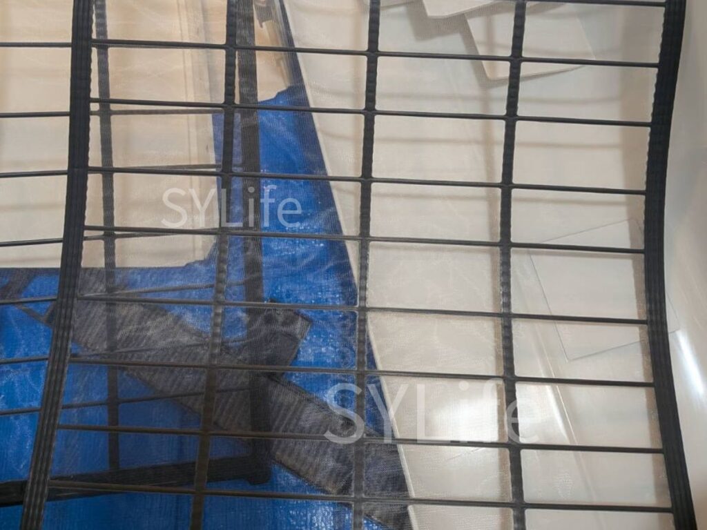 MSZ-GV2221-Wエアコンフィルター洗浄後の写真。