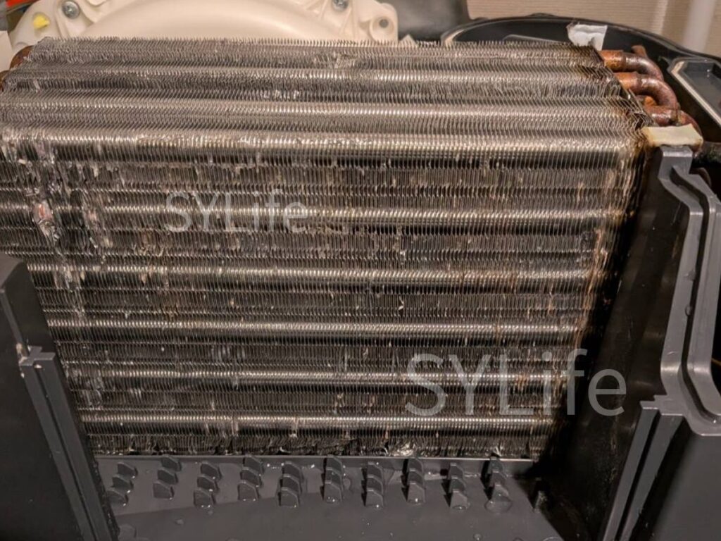 パナソニック製ドラム式洗濯機のヒートポンプ洗浄後。