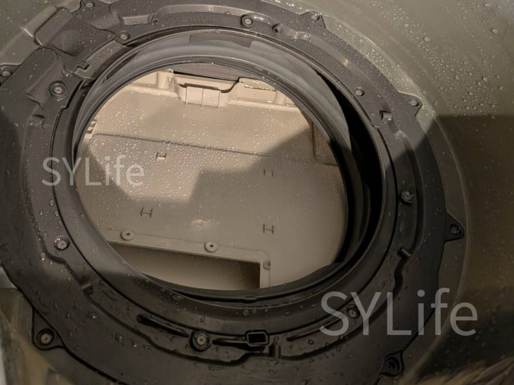 パナソニック製ドラム式洗濯機の内部洗浄後の写真。