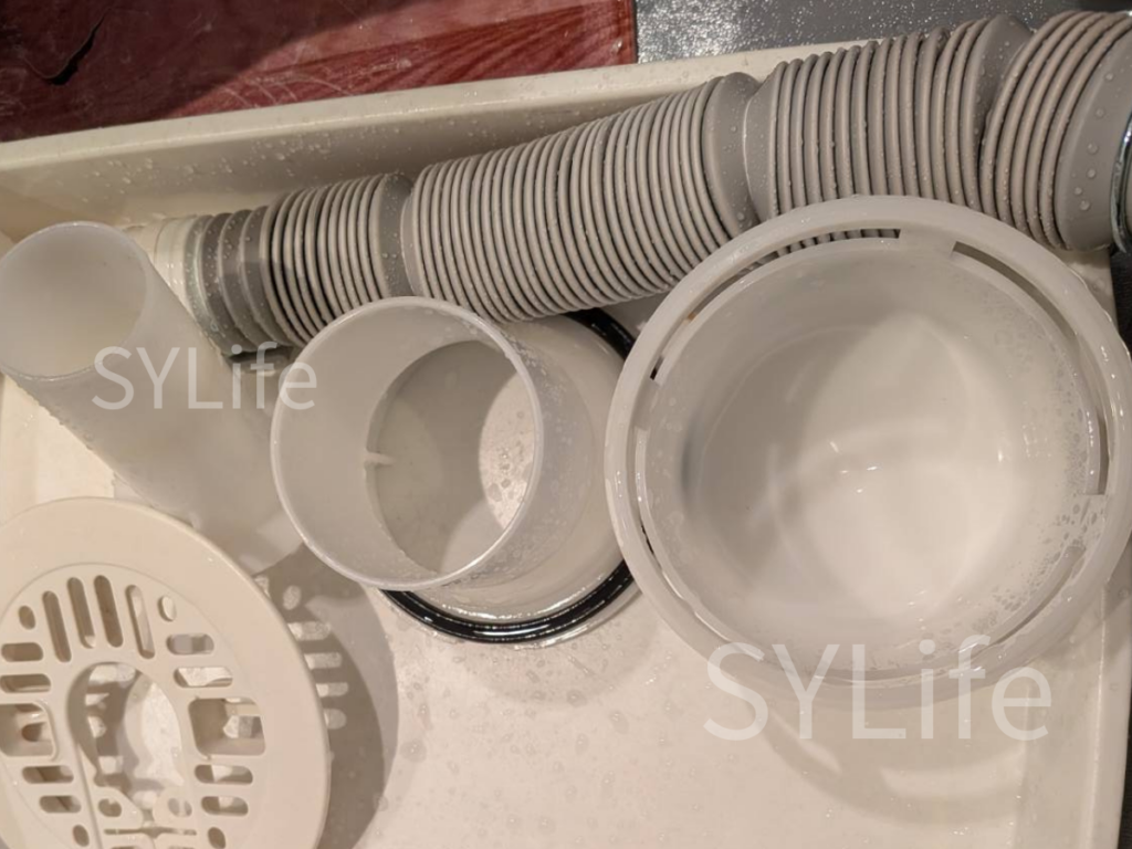 排水口、排水ホースの洗浄後となります。