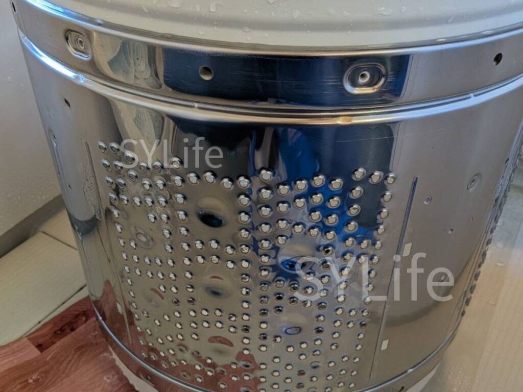 日立製縦型洗濯機洗濯槽洗浄後の写真。