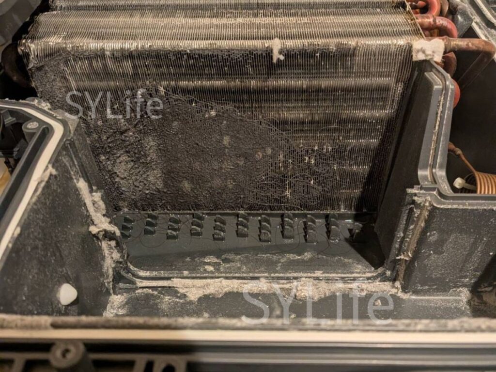 足立区 パナソニック NA-LX127AL ヒートポンプユニットの清掃前