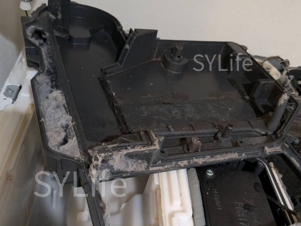 パナソニック NA-VX800BL 排気通路のホコリ詰まり|目黒区ドラム式洗濯機クリーニング