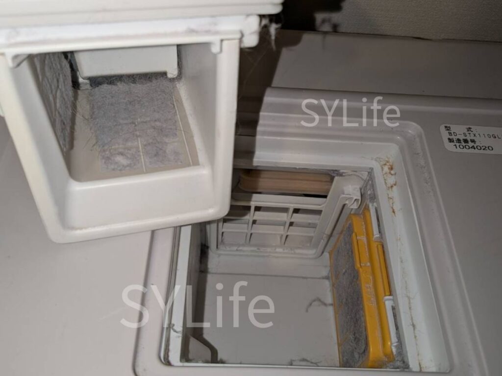 日立BD-STX110GL 乾燥フィルター ホコリ詰まり 洗浄前