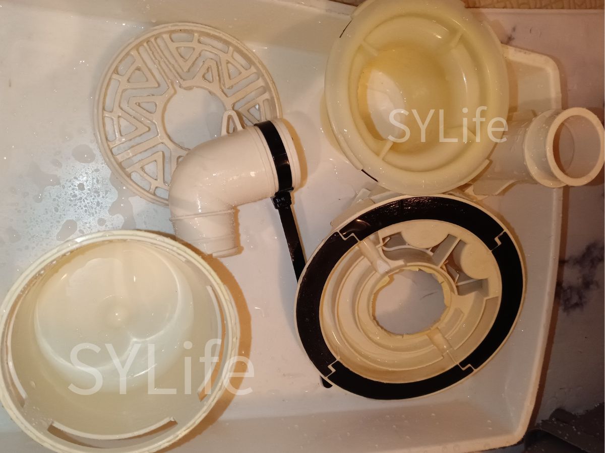 杉並区 日立BD-SG100AL 排水口パーツ洗浄後