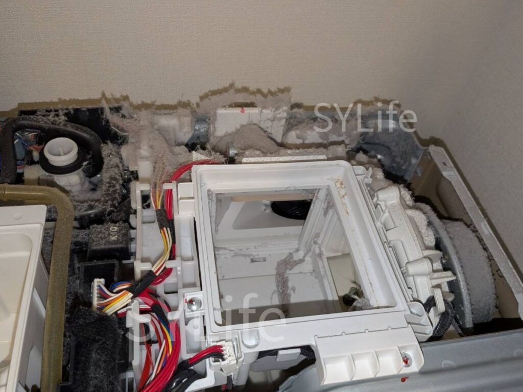 東京都中央区 日立BD-STX110GL 乾燥経路のホコリ詰まり 洗浄前