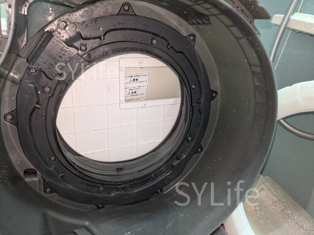 東京都中央区 ドラム式洗濯機クリーニング NA-VX3900L 脱水受けカバー（洗浄後）