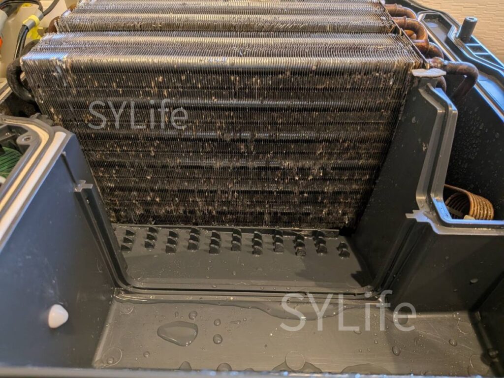 草加市 ドラム式洗濯機クリーニング パナソニック NA-VX800BL 分解作業 ヒートポンプ洗浄後の状態