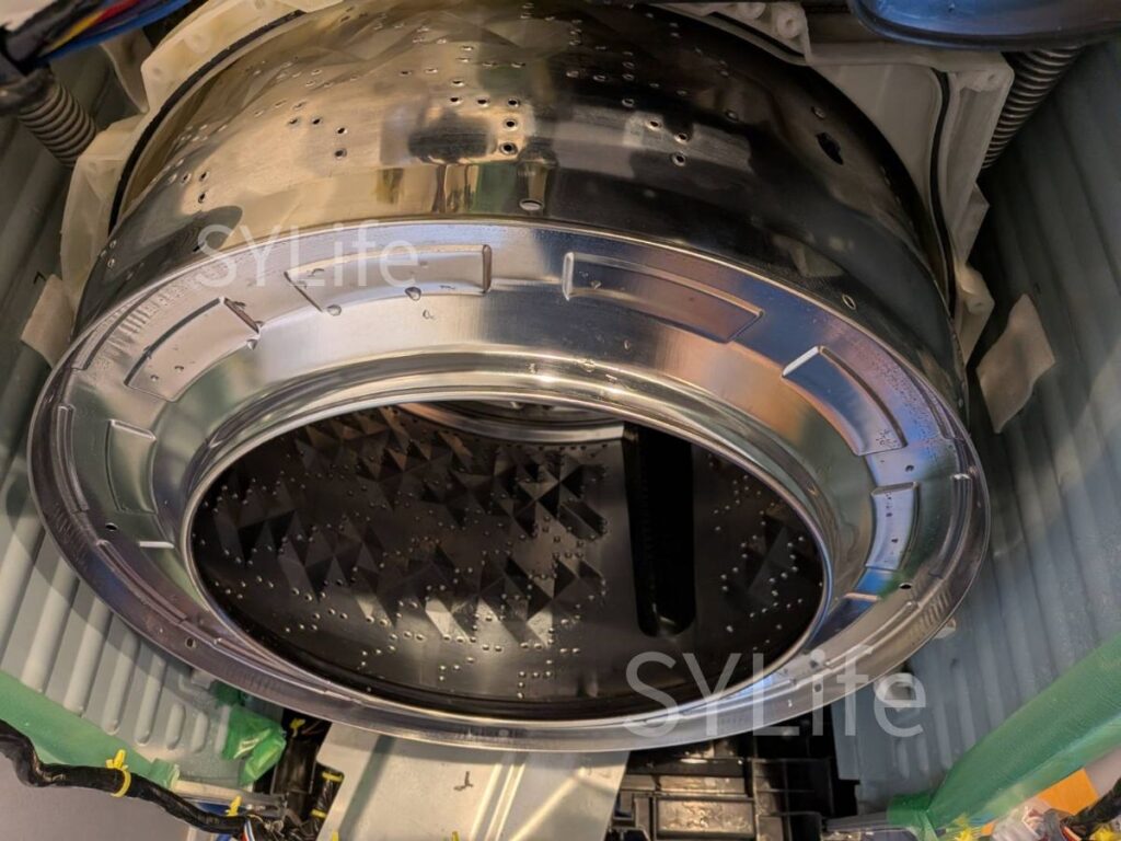 草加市 ドラム式洗濯機クリーニング パナソニック NA-VX800BL 分解作業 洗濯槽洗浄後の状態