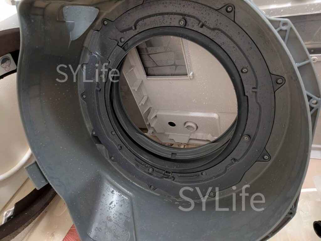 江東区ドラム式洗濯機クリーニングパナソニックNA-VX9800L脱水受けカバー内部洗浄後