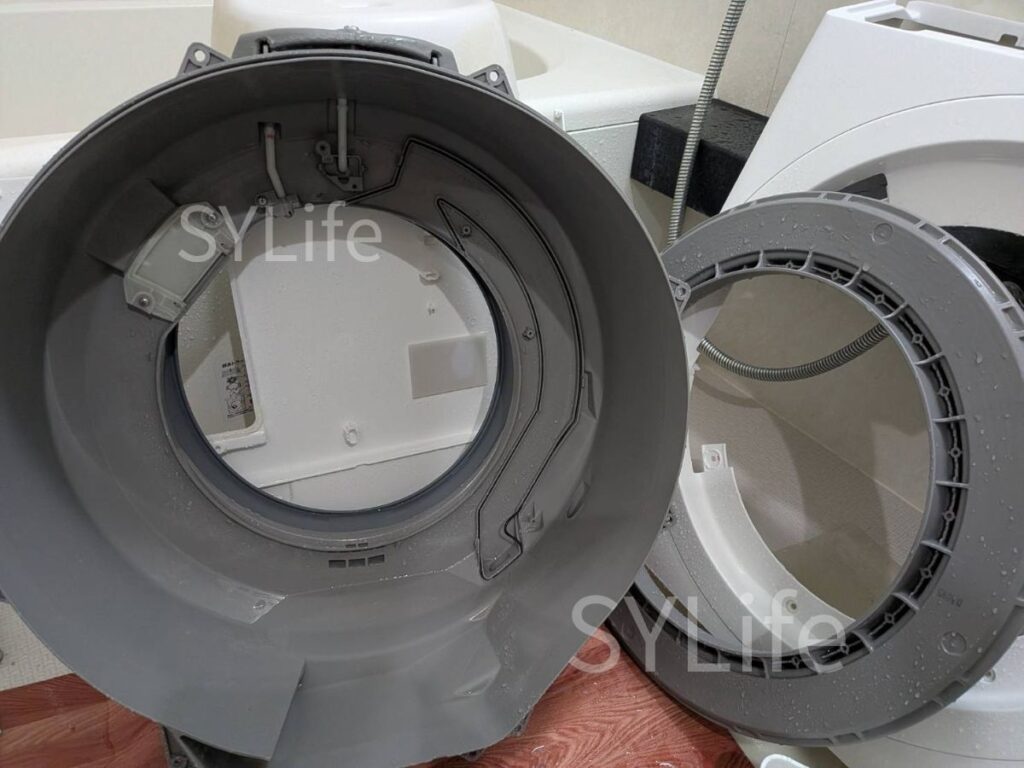 練馬区日立ドラム式洗濯機BD-SV120HLバランサーと脱水受けカバー洗浄後