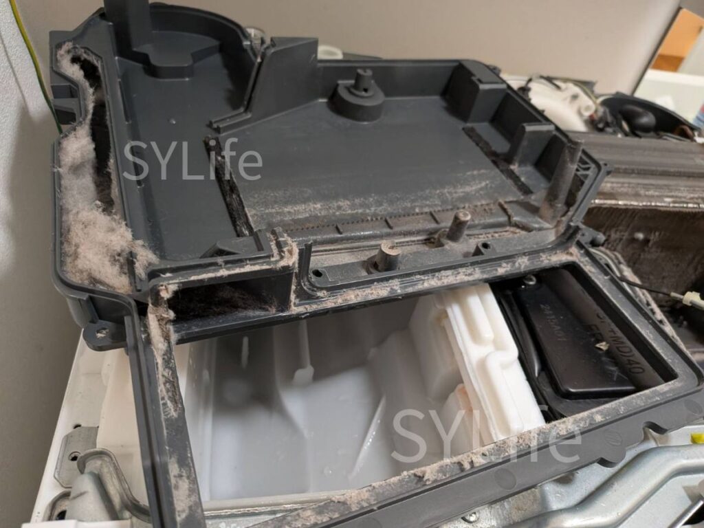 草加市NA-VX900ALパナソニックドラム式洗濯機排気経路埃詰まり
