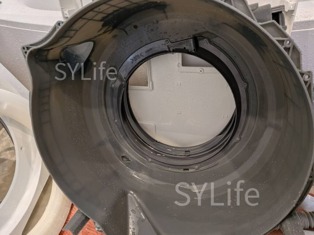練馬区Panasonicドラム式洗濯機NA-LX127AL内部脱水受けカバー洗浄後