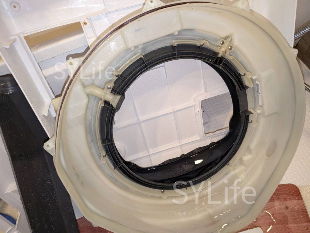 中央区月島シャープドラム式洗濯機ES-W112内部脱水受けカバー洗浄後