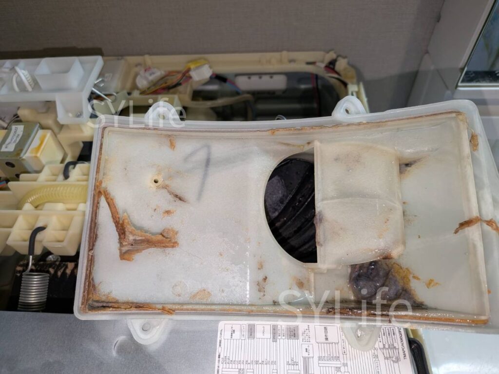 板橋区シャープドラム式洗濯機ES-W113-SL乾燥経路洗浄前