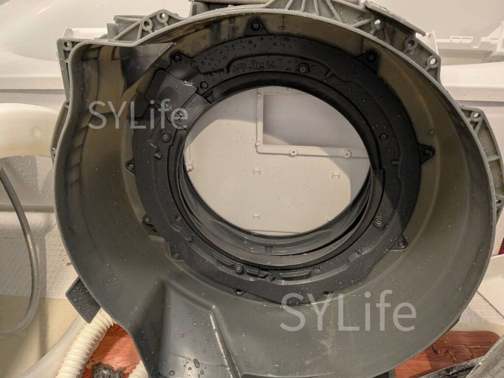 世田谷区ドラム式洗濯機パナソニックNA-VX800BR脱水受けカバー洗浄後