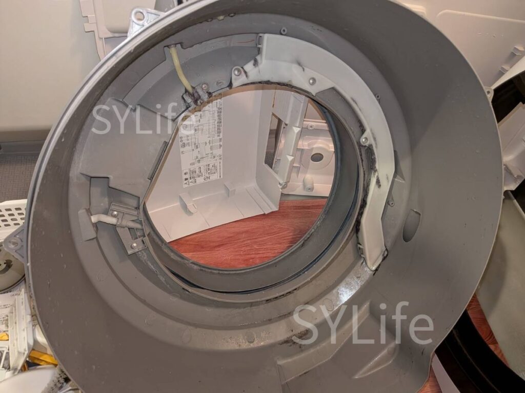 中央区八丁堀日立ドラム式洗濯機BD-STX110GL脱水受けカバー洗浄前