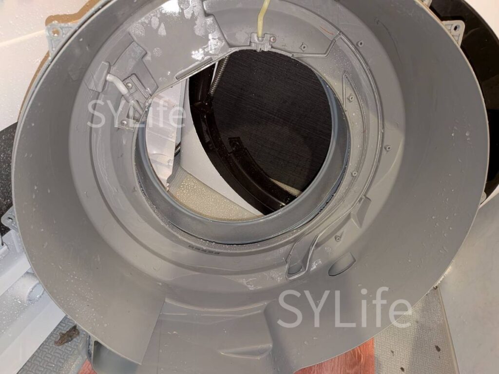 中央区八丁堀日立ドラム式洗濯機BD-STX110GL脱水受けカバー洗浄後