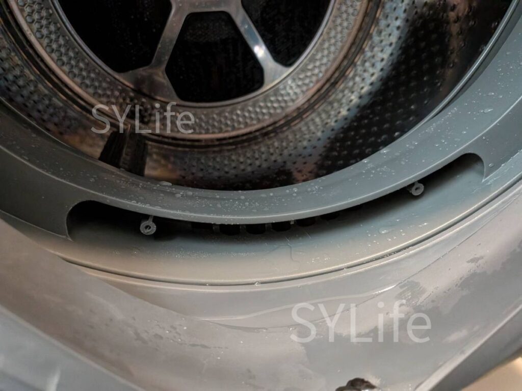 中央区ドラム式洗濯機クリーニング東芝TW-127X9BKLパッキンから内部への排水部分洗浄後